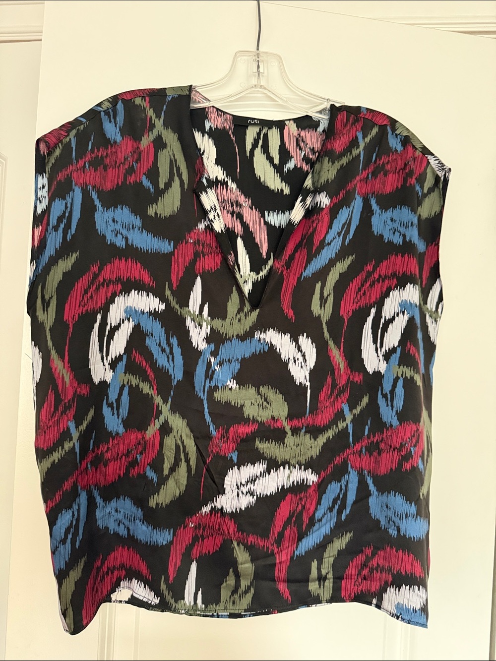 Ruti All Day Washable Silk
Top | limited pattern (sold out) - XS (runs large)